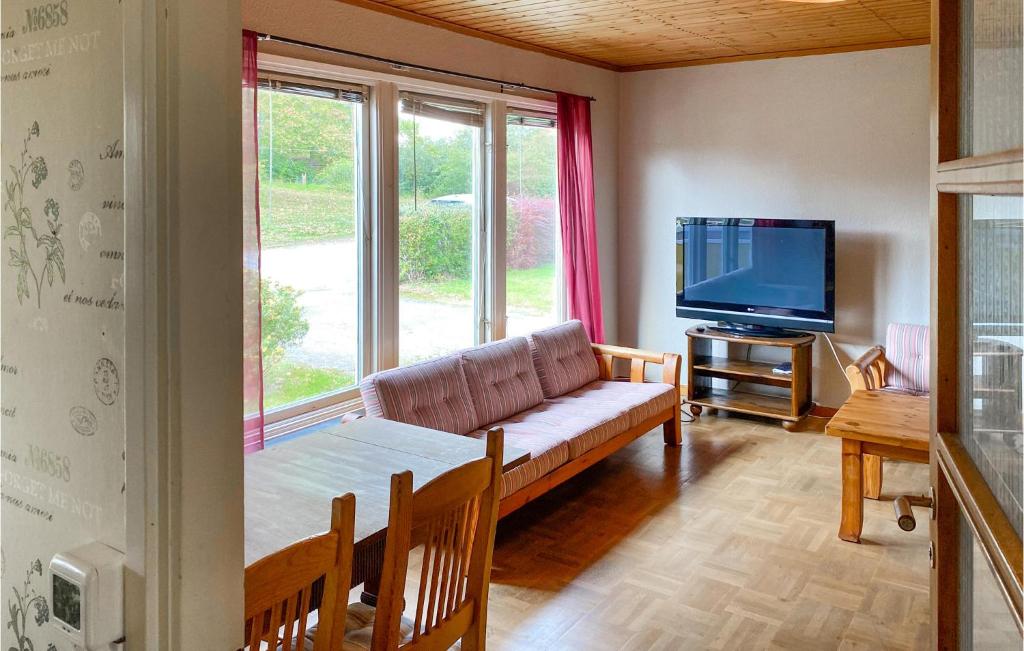 Beautiful Home In Bestorp With Wifi And 3 Bedrooms photo 1