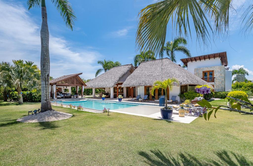 Private Villa with Incredible Pool, maid, jacuzzi - Cap Cana Resort photo 3