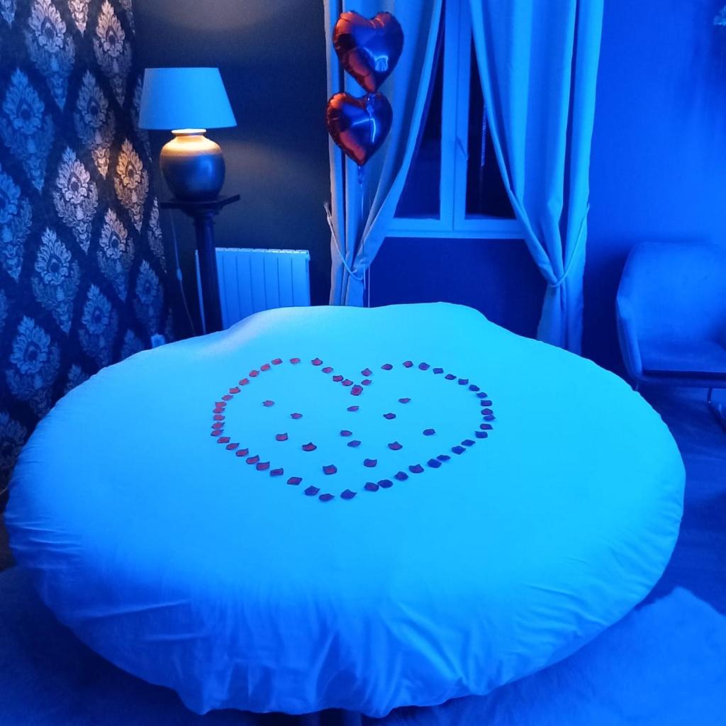 Suite privée avec BALNEO (Jacuzzi ou baignoire). photo 1
