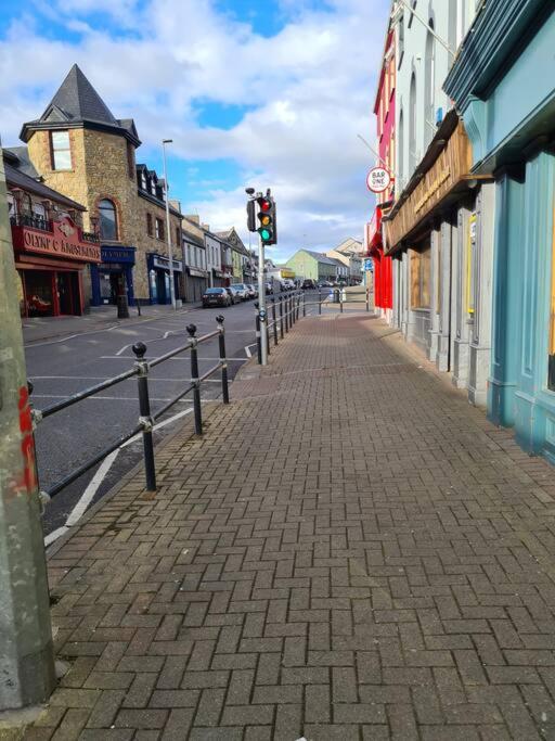 Bundoran Seaside Stays House - WiFi, large spacious home photo 3
