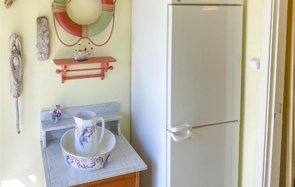 Amazing Apartment In Sjtorp With 1 Bedrooms And Wifi photo 2