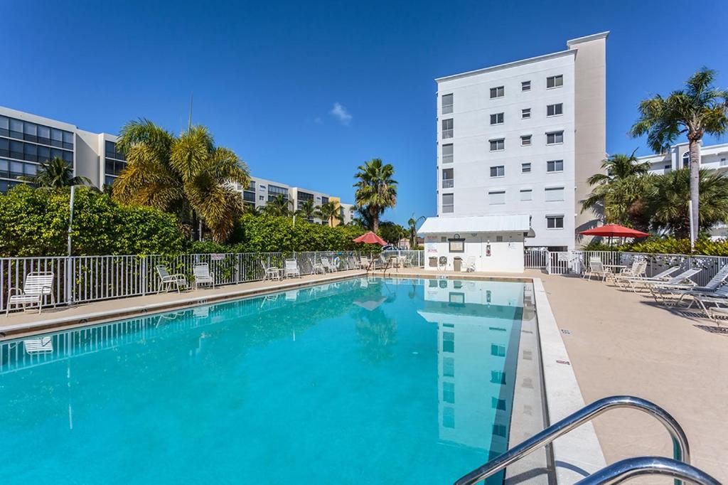 Casa Marina 623-6, 2 Bedroom, Sleeps 6, WiFi, Elevator, Canal Front, Pool photo 2