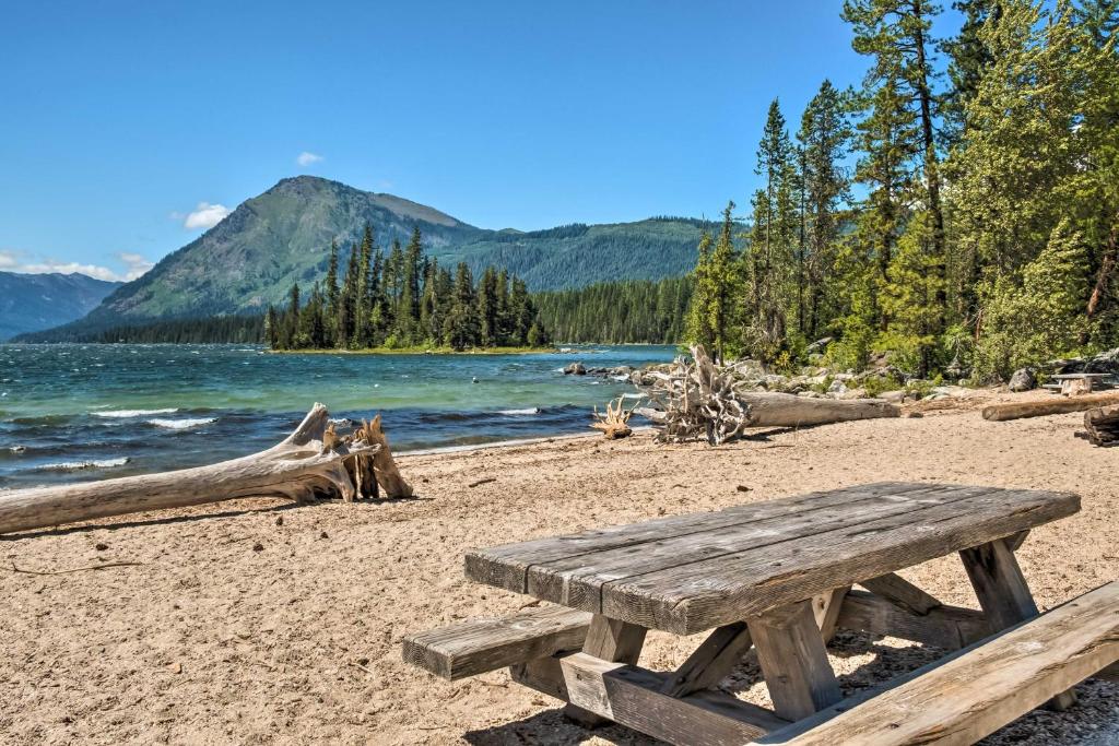 Kouls Retreat Condo 2 Mi to Lake Wenatchee photo 2