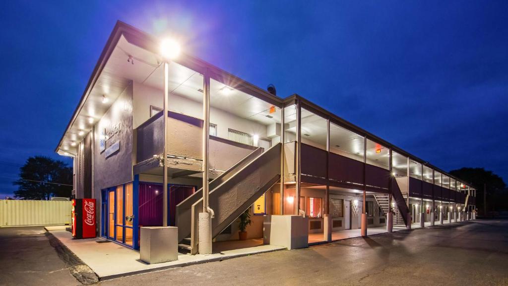 SureStay Hotel by Best Western Findlay photo 3