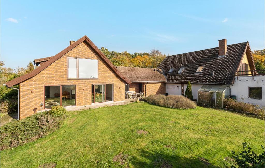 Stunning Home In Faaborg With Sauna, 7 Bedrooms And Wifi