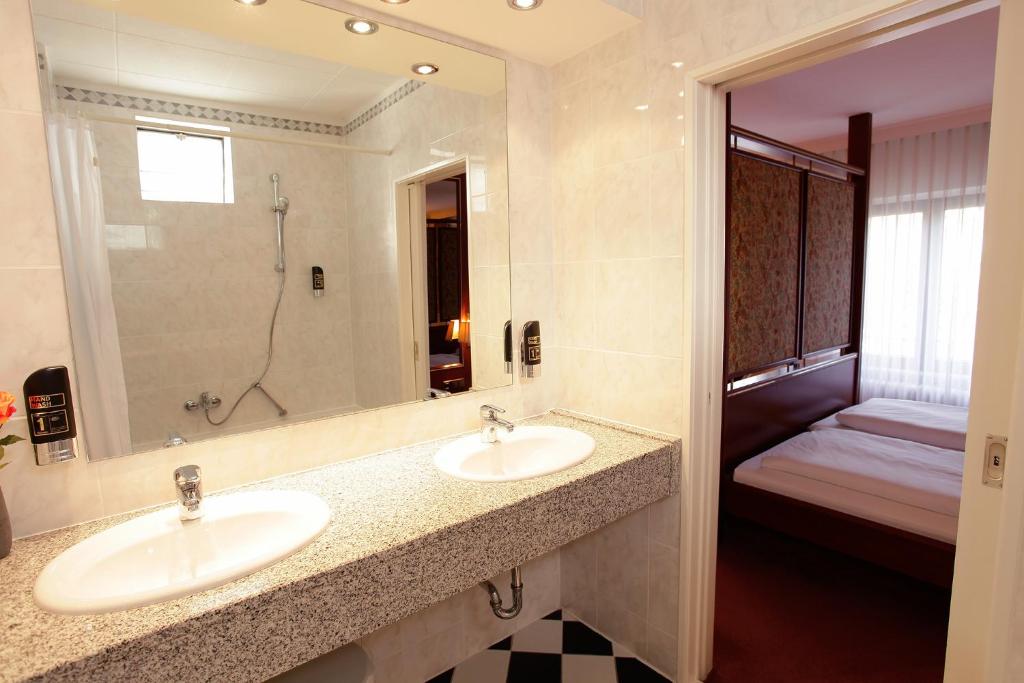 Двухместный (Двухместный номер с 2 отдельными кроватями), Centro Hotel Klee am Park