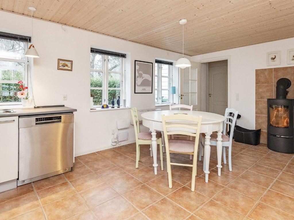 Holiday home Borre photo 3
