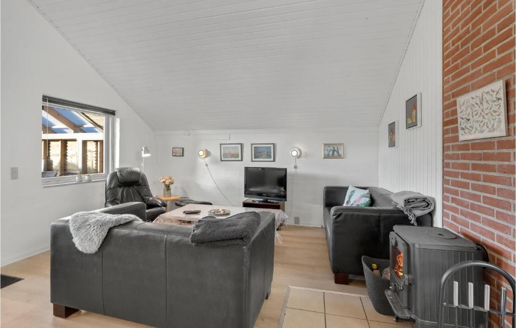 Amazing Home In Oksbl With 3 Bedrooms, Wifi And Jacuzzi photo 2