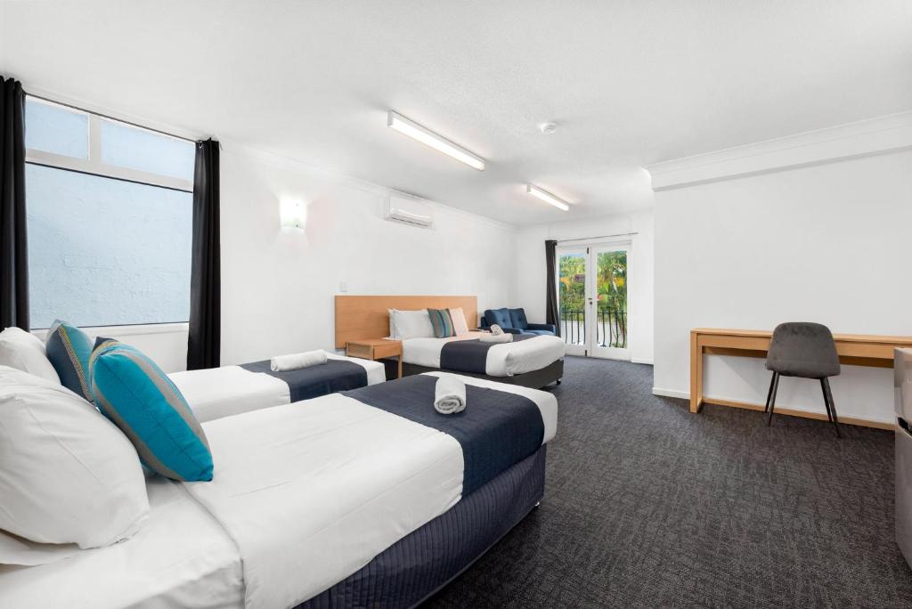 Hamilton Brisbane Airport Hotel - Tap to explore photos