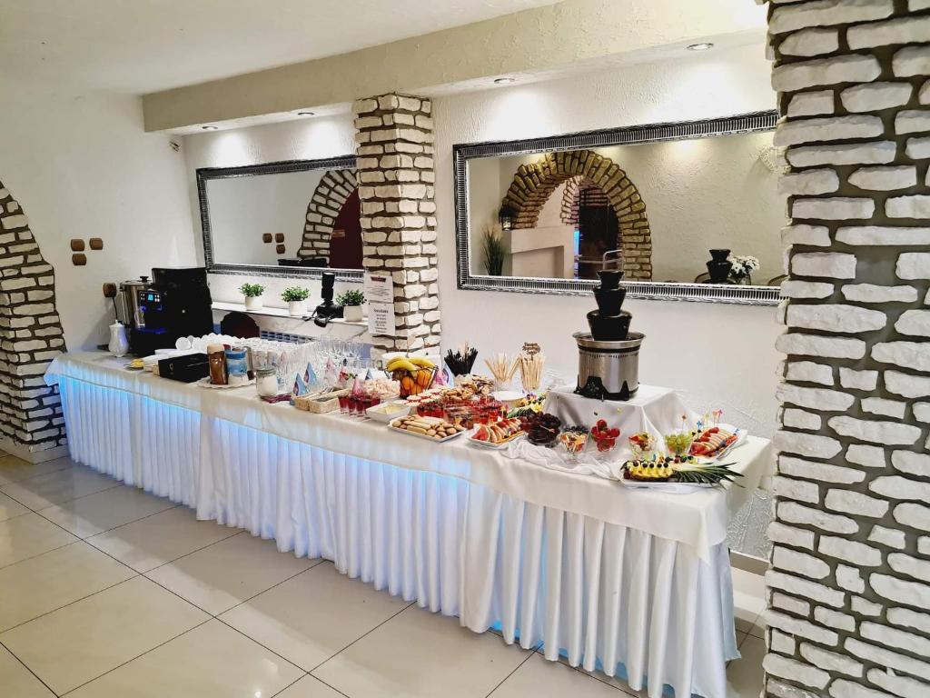 Willa-Restauracja Victoria photo 4