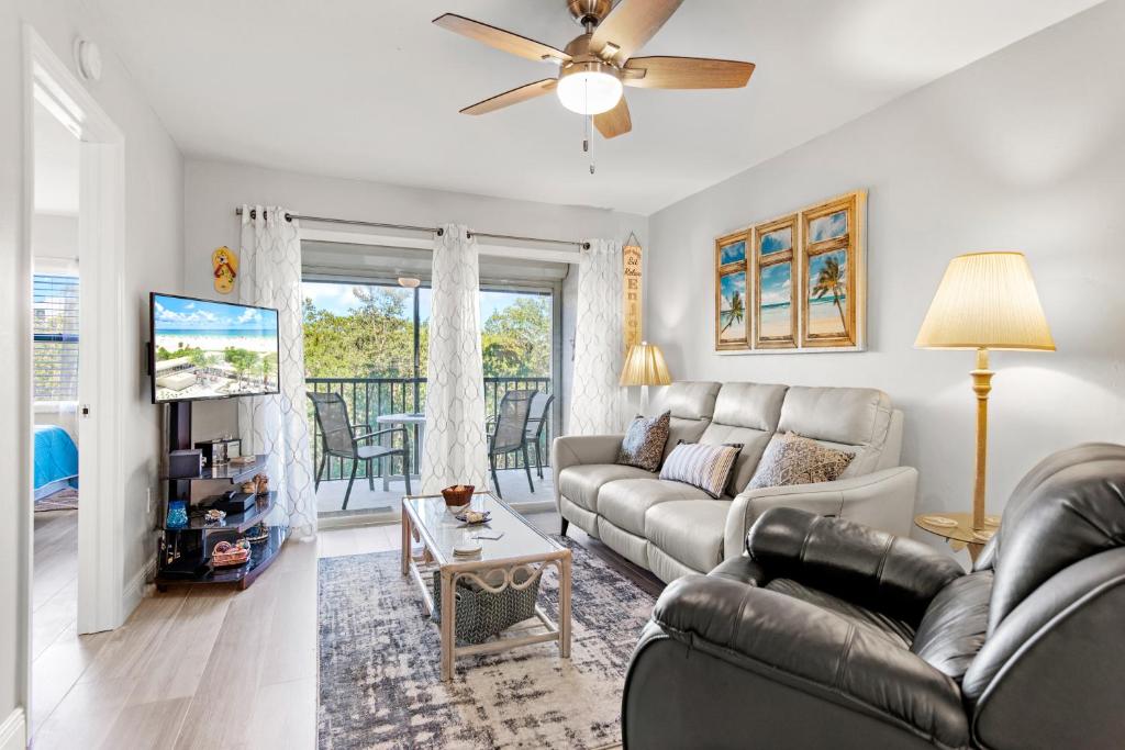 Estero Cove 324 photo 3