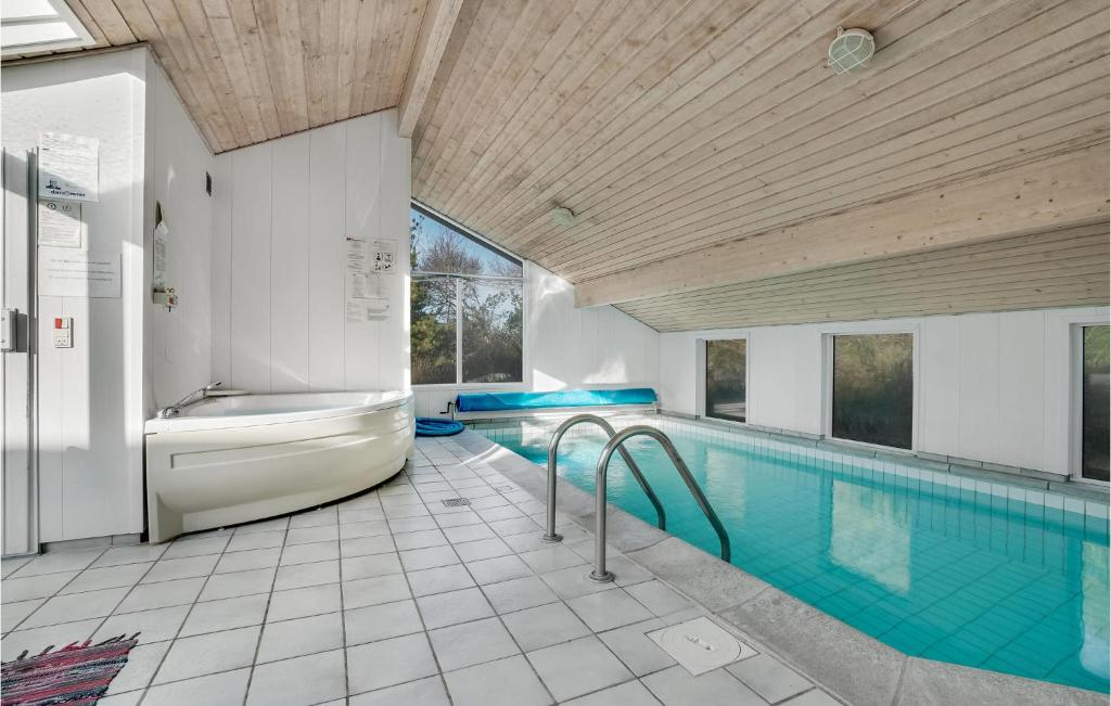 Amazing Home In Fjerritslev With 4 Bedrooms, Wifi And Indoor Swimming Pool photo 1
