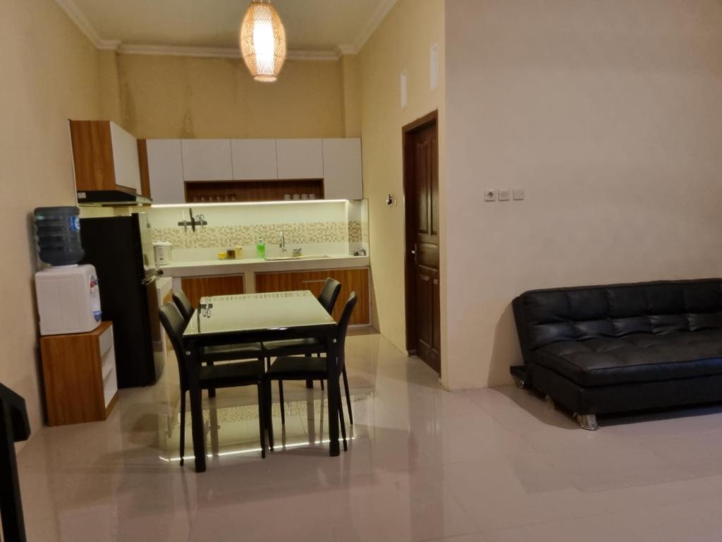 D'Aurora Homestay - Tap to explore photos