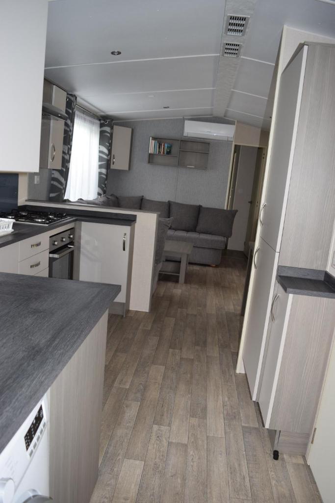 Spacieux Mobilhome 843 6-8pers de 45m² dans Camping 4* photo 4
