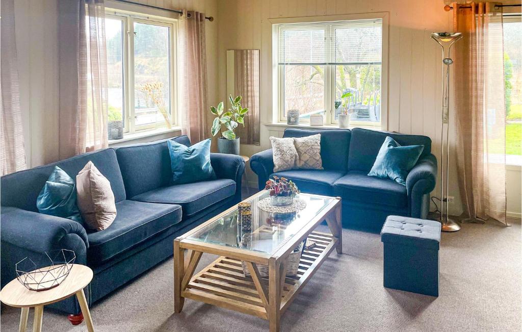 Stunning Home In Farsund With 4 Bedrooms And Wifi photo 2
