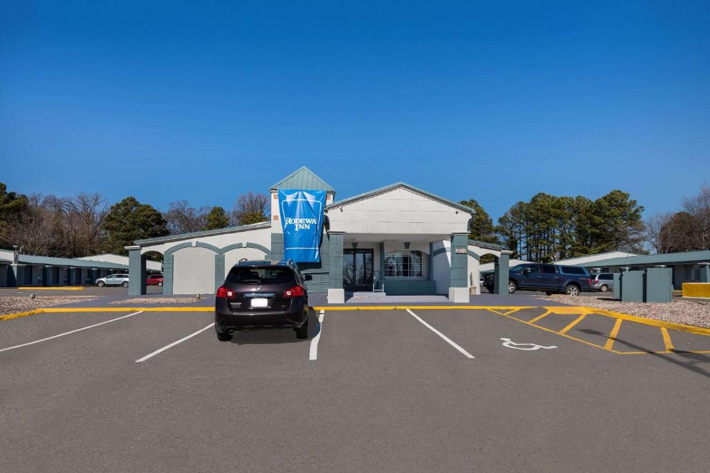 Rodeway Inn Charlotte Airport Area image
