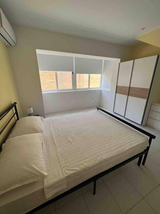 Brand new apartment in the heart of Saint Julians photo 3