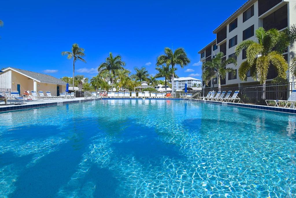 Santa Maria II 301, 3 Bedrooms, Pool Access, WiFi, Spa, Sleeps 6 photo 1