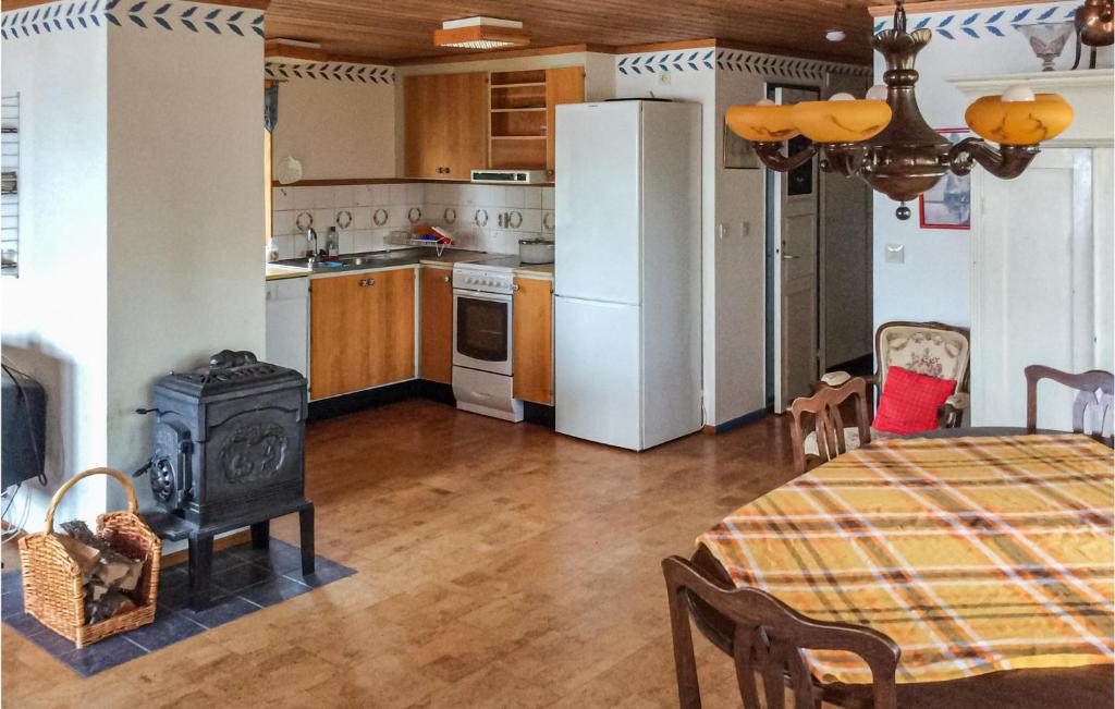 Stunning Home In Ludvika With 4 Bedrooms, Sauna And Wifi photo 3