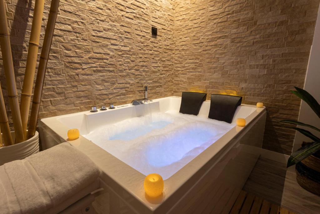 Huellas de la Mancha Room Type - Apartment with Pool View 
