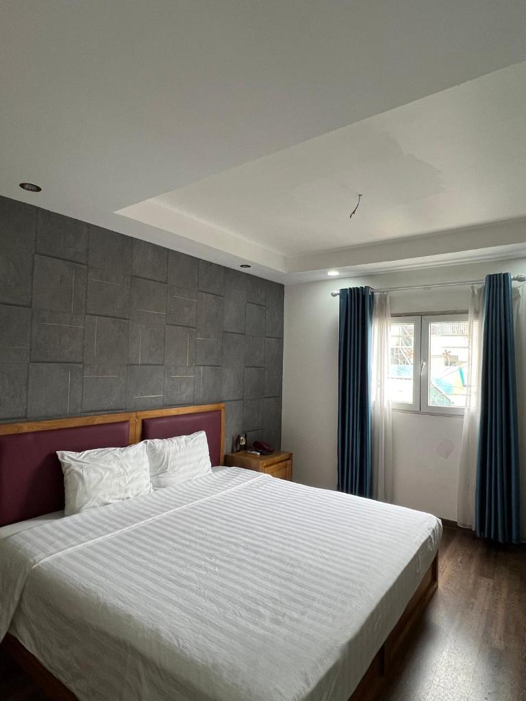 Hanoi Holiday Diamond Hotel