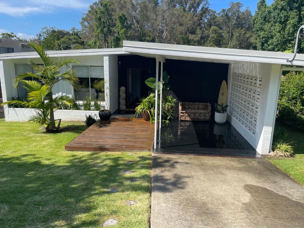 Jetty beach shack photo 3