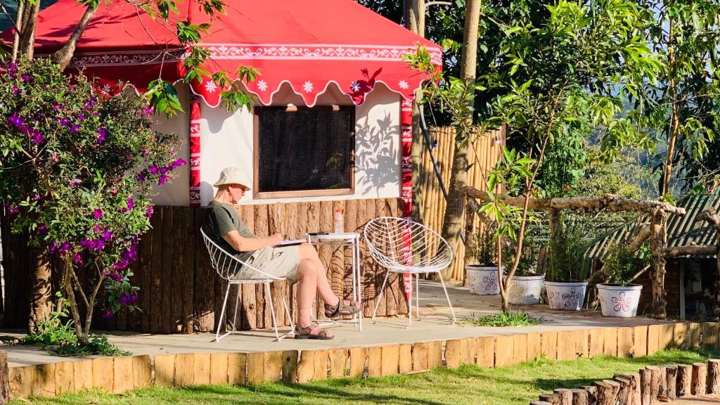 HOÀNG GIA TRANG, THE RUSTIC GARDEN