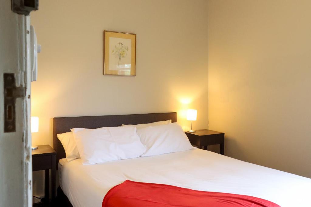 Tates Hotel Windsor photo 2