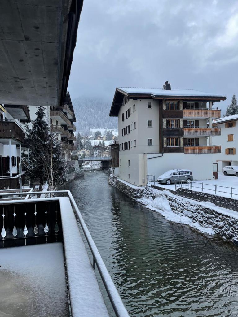TOP LOCATION - Klosters center - 130m distance to ski lift Parsenn Gotschnabahn and railway station Klosters Platz - direct connection to Davos photo 4