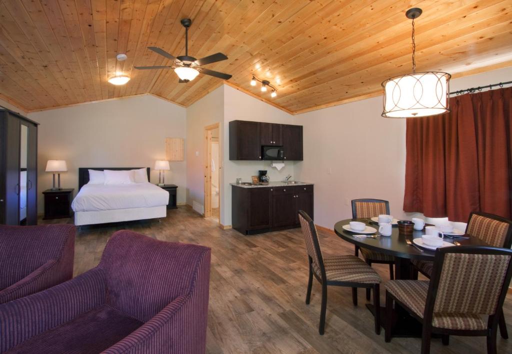 Jasper East Cabins photo 3