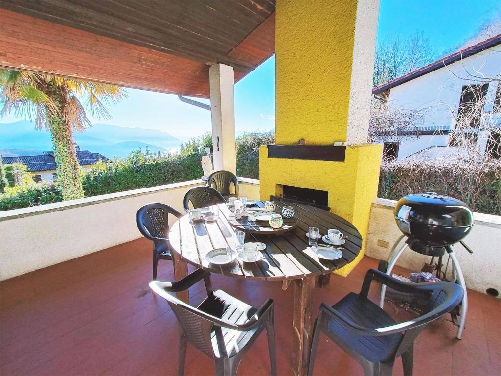 Amazing holiday home in Germignaga with garden photo 4