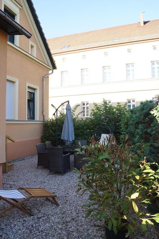 "Ferienwohnung am Schloss" - Ferienwohnung mit Blick auf das Barbyer Schloss, 5 Gehminuten bis zur Elbe photo 2