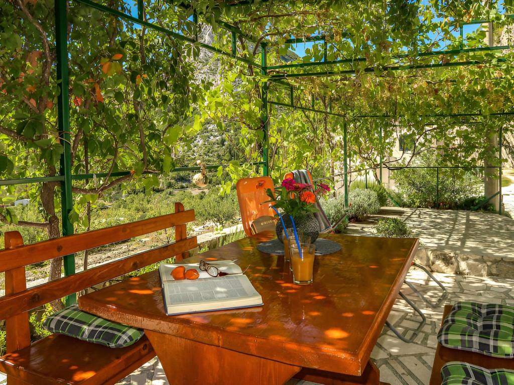 House Omis Podaspilje