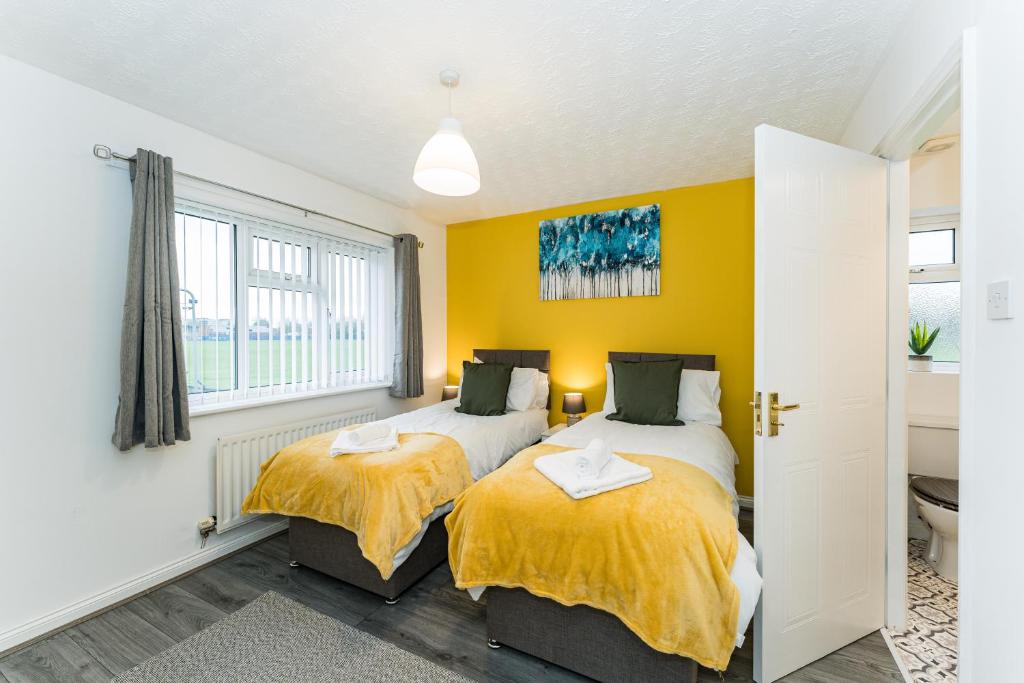 AMAZING CONTRACTOR HOUSE 3 bedroom warm modern house free secure off road parking, wifi & sky sleep upto 8 guest s photo 4