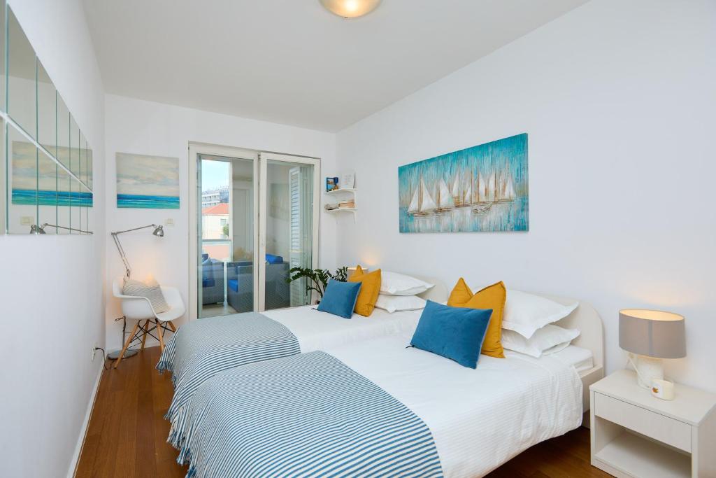 Beachfront Luxury Complex 2BD Sunset Apartment photo 3