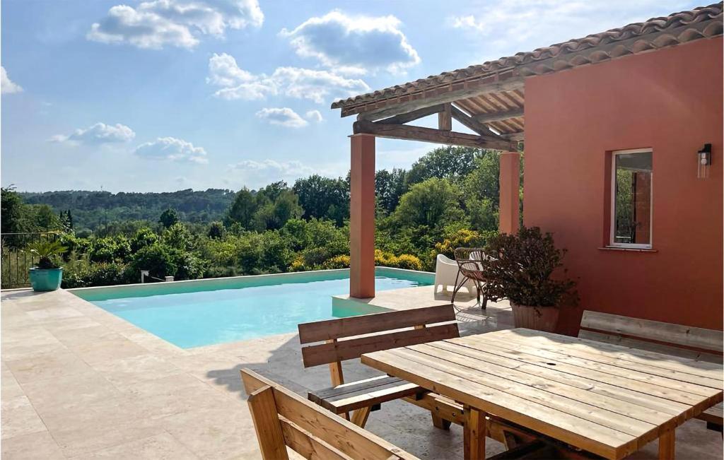 Nice Home In Lorgues With 4 Bedrooms, Outdoor Swimming Pool And Swimming Pool photo 3