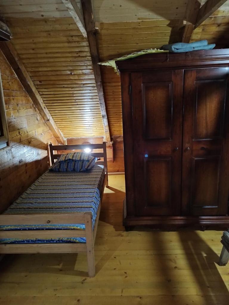 Kuca u šumi photo 1