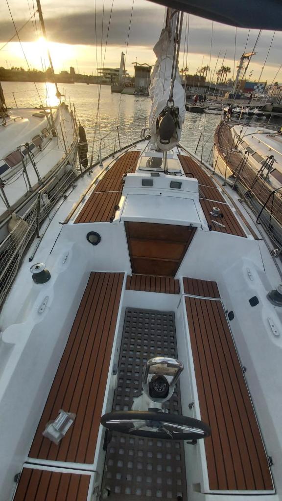 Velero en Puerto de Valencia - E&M Boats photo 1