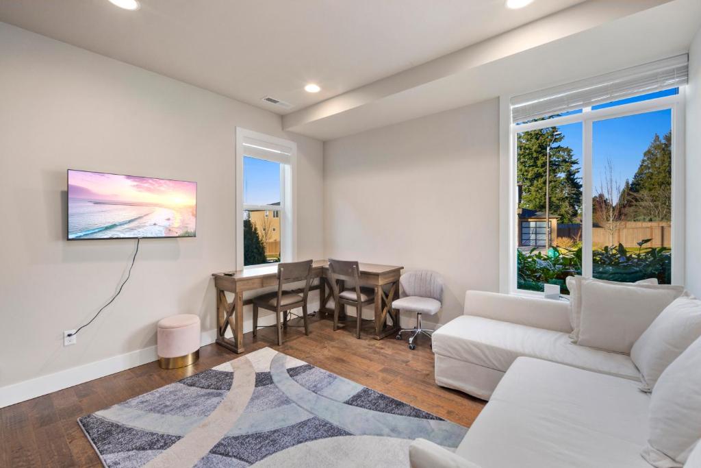 Luxurious Woodinville WA Guest Suite for Rent photo 3