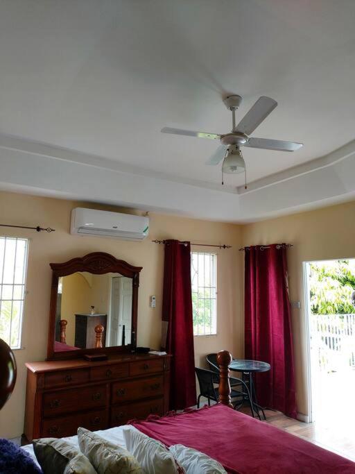 Alluring 1 Bedroom Penthouse Suite/ Priv. Terrace photo 3