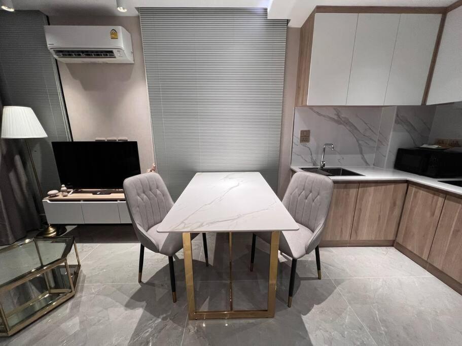 Glory Condominium กลอรี่คอนโด เชียงใหม่ - Tap to explore photos