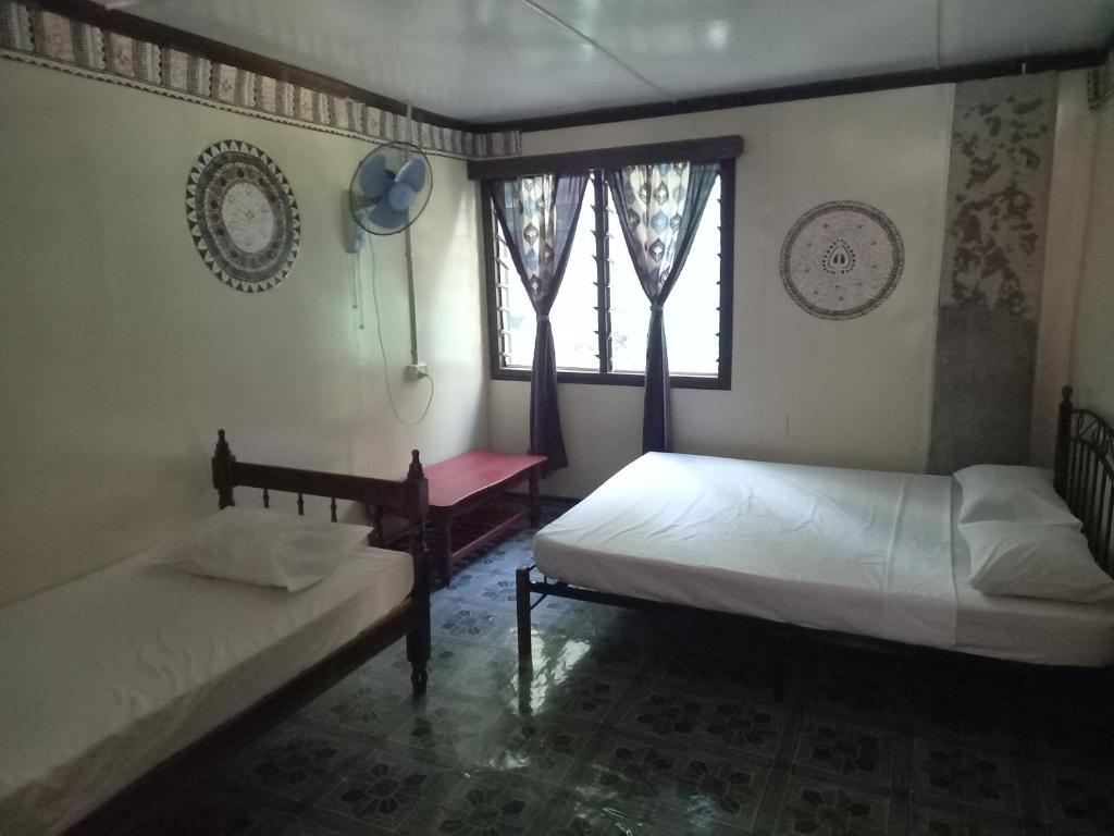 WAI MAKARE HOMESTAY ROOM 2 photo 1