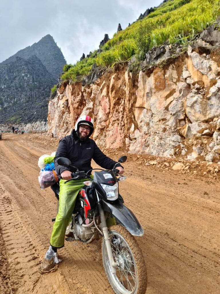 Airport Suites Hostel - Ha giang Loop Tour