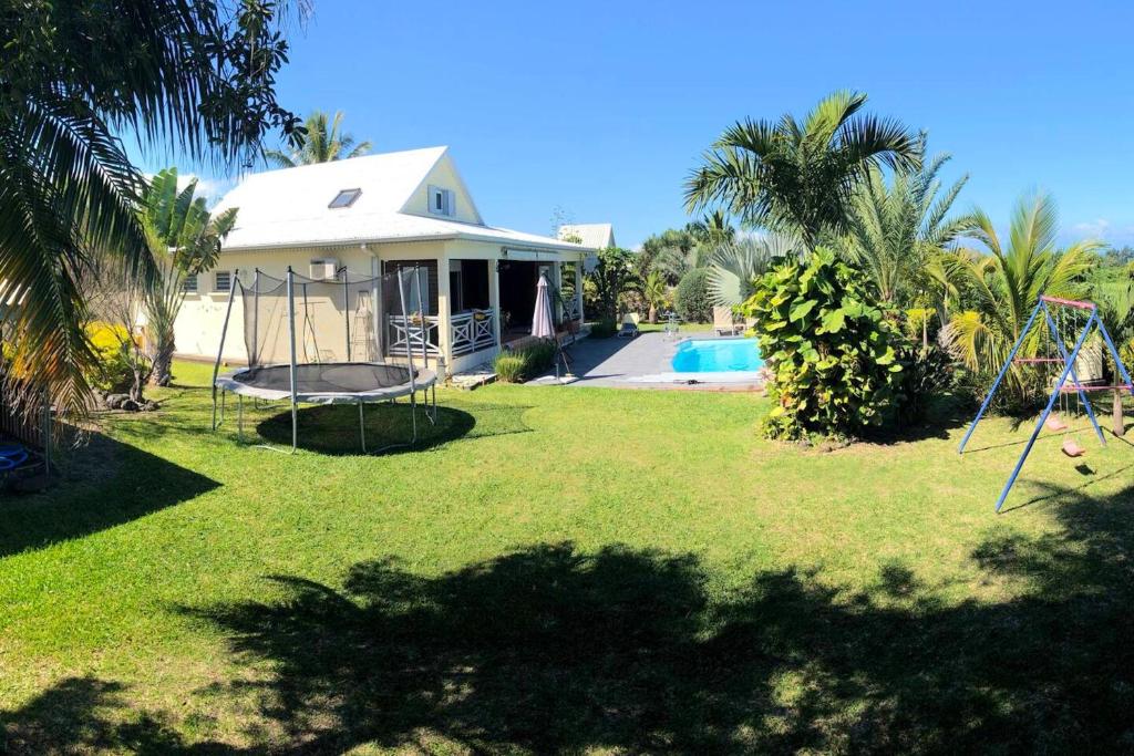 Villa de 4 chambres avec vue sur la mer piscine privee et jardin clos a Ravine des Cabris photo 2