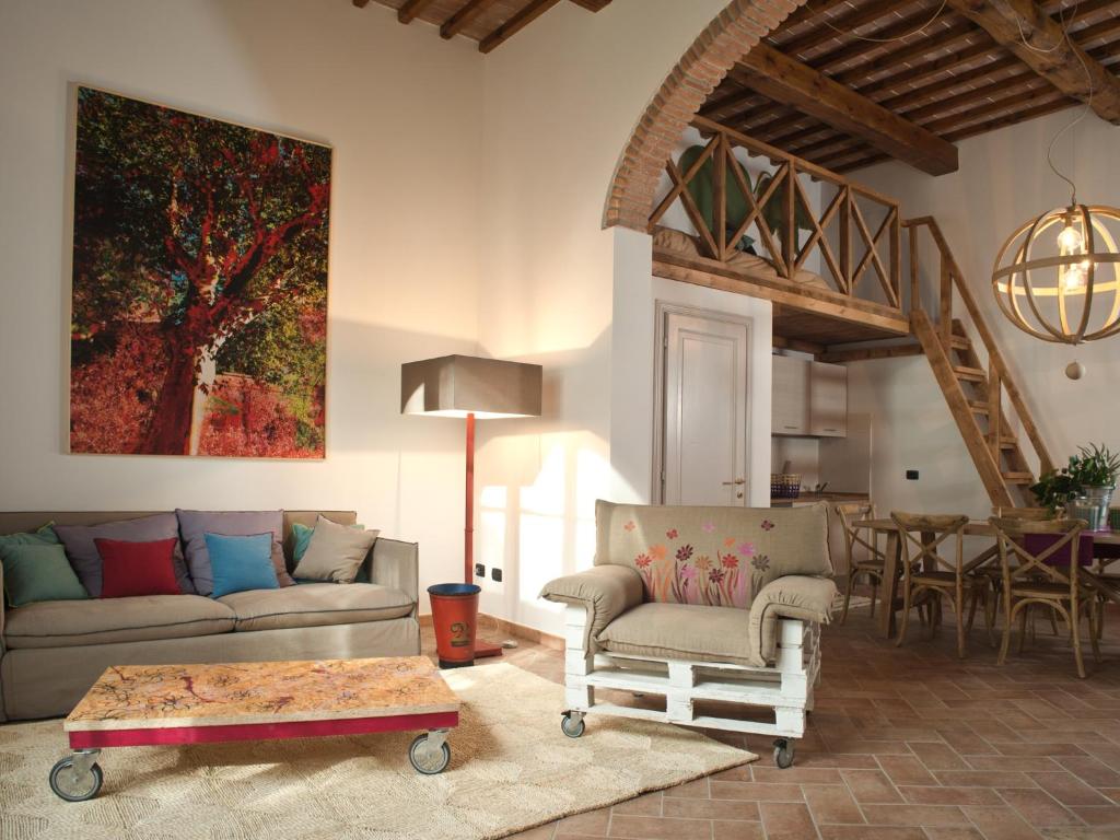 San Ruffino Apartments - Tap to explore photos