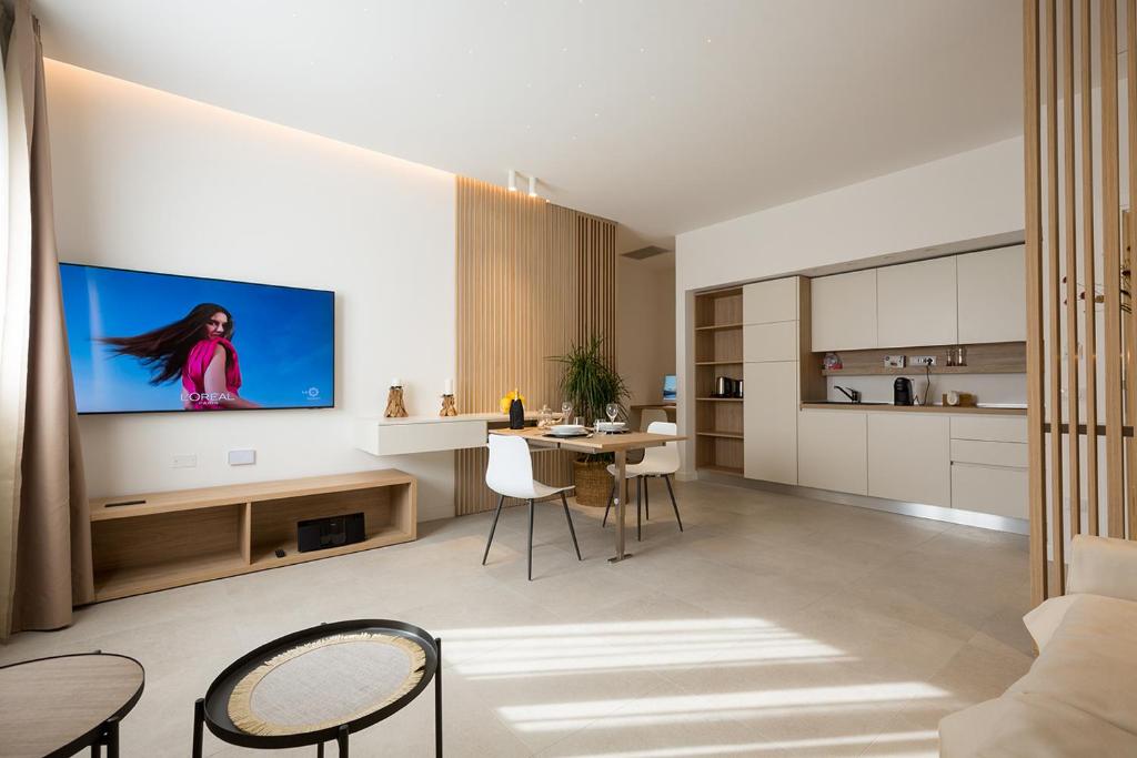 Giada Luxury by Mamamia photo 1