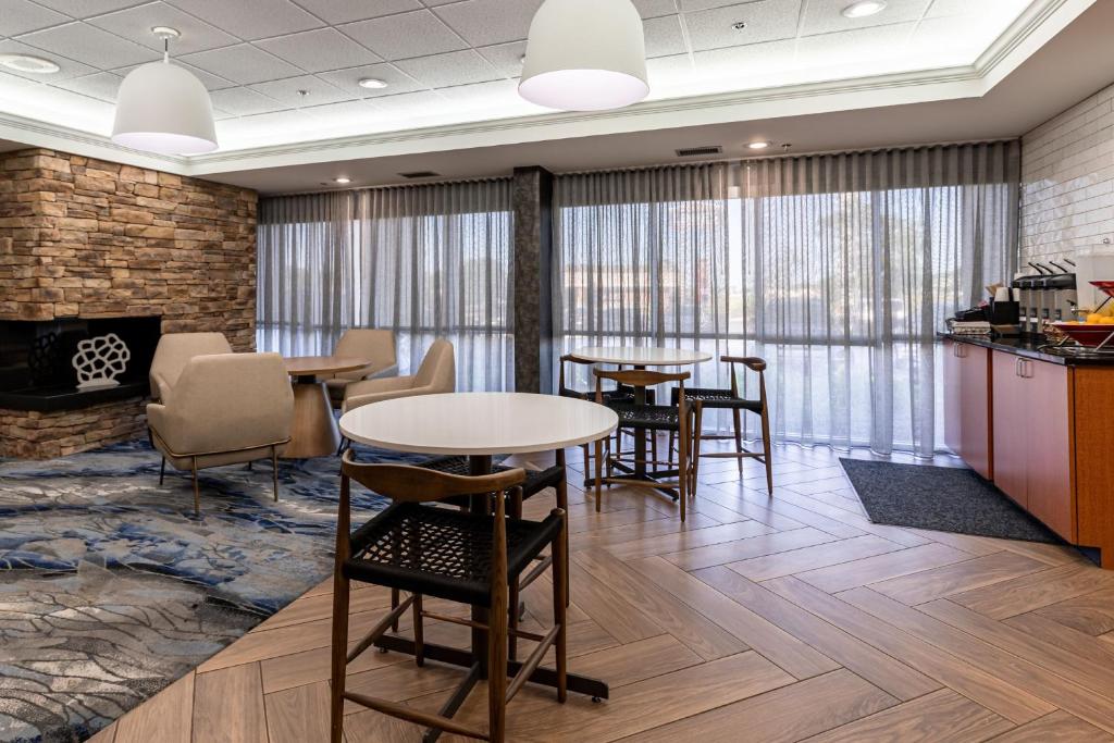 Fairfield Inn by Marriott Evansville West photo 4