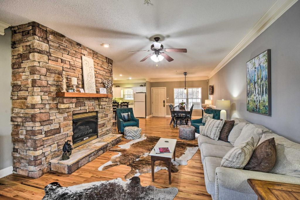 Inviting Kingwood Resort Condo in Clayton! photo 4