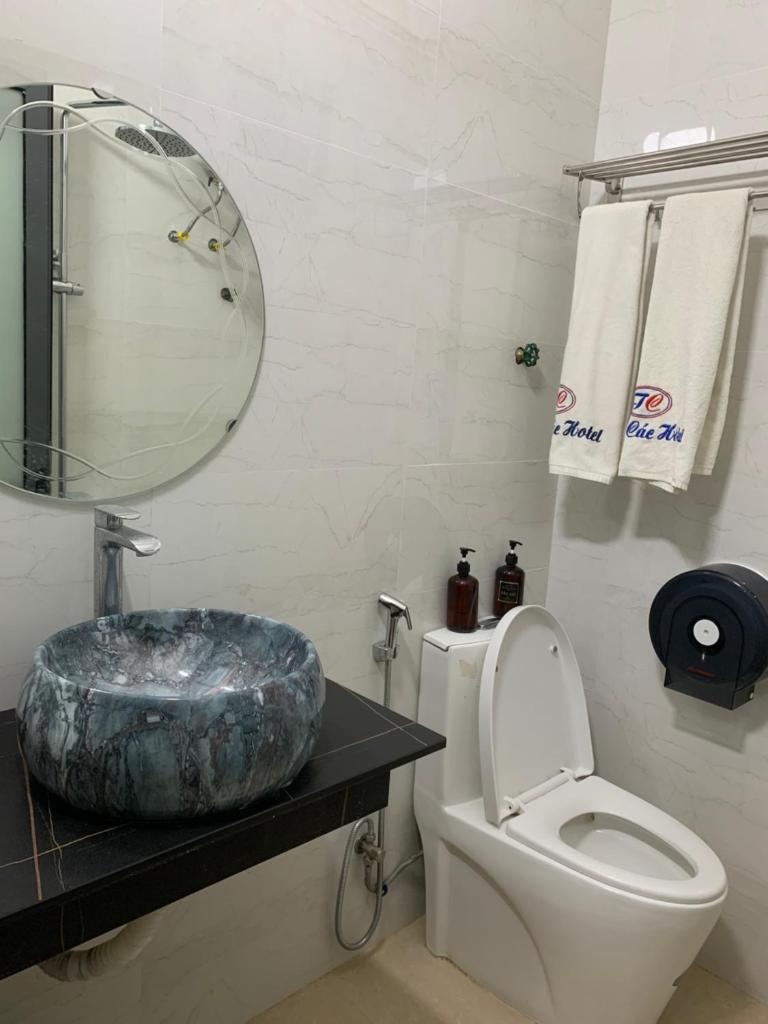 Khách sạn Thiên Các Qn