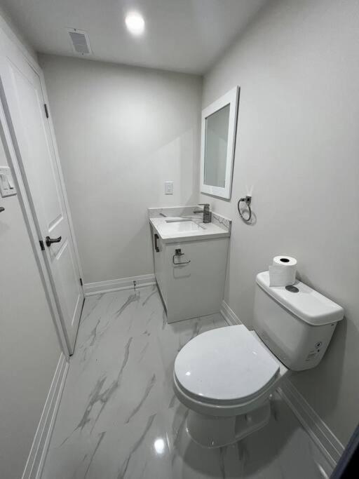 New Luxurious Studio Apartment photo 2